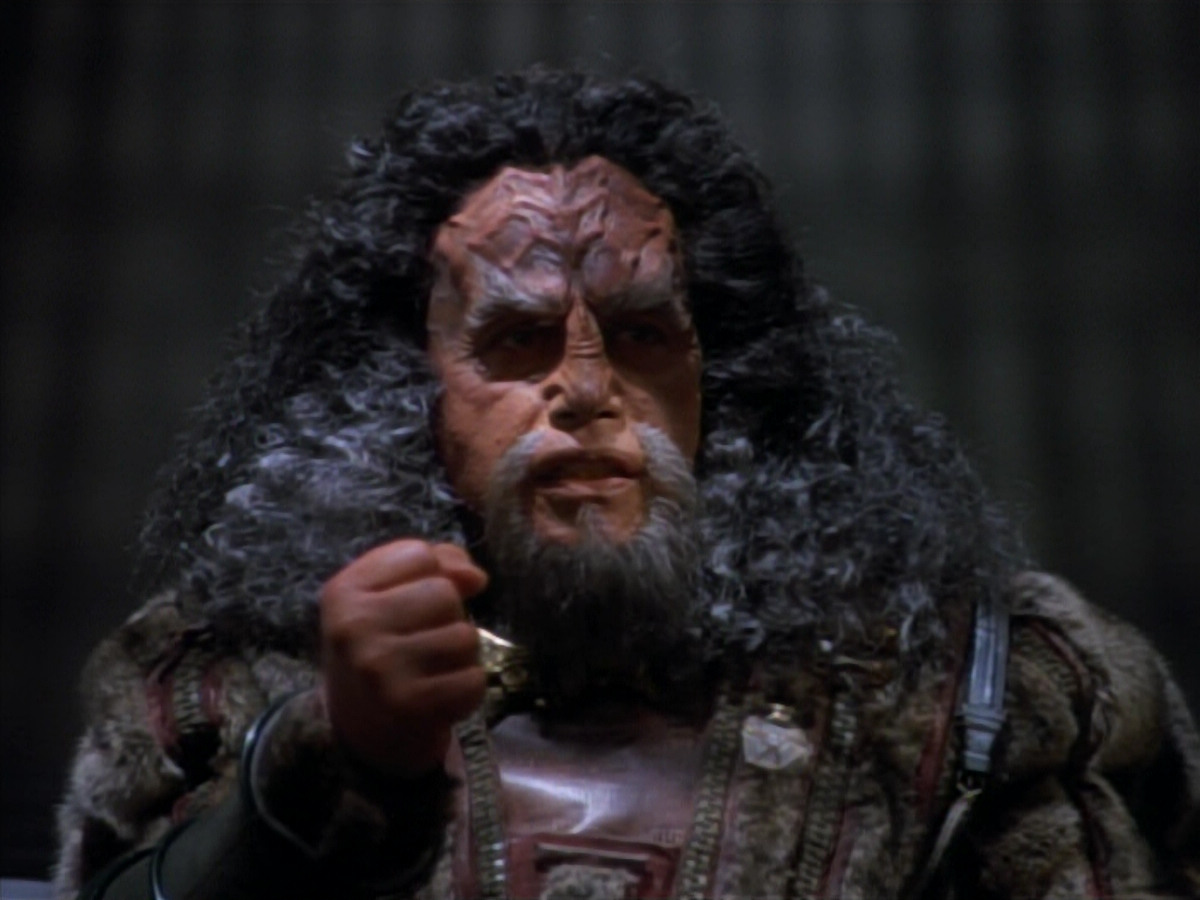 extant_StarTrekDS9_2x19-BloodOath_01070.jpg