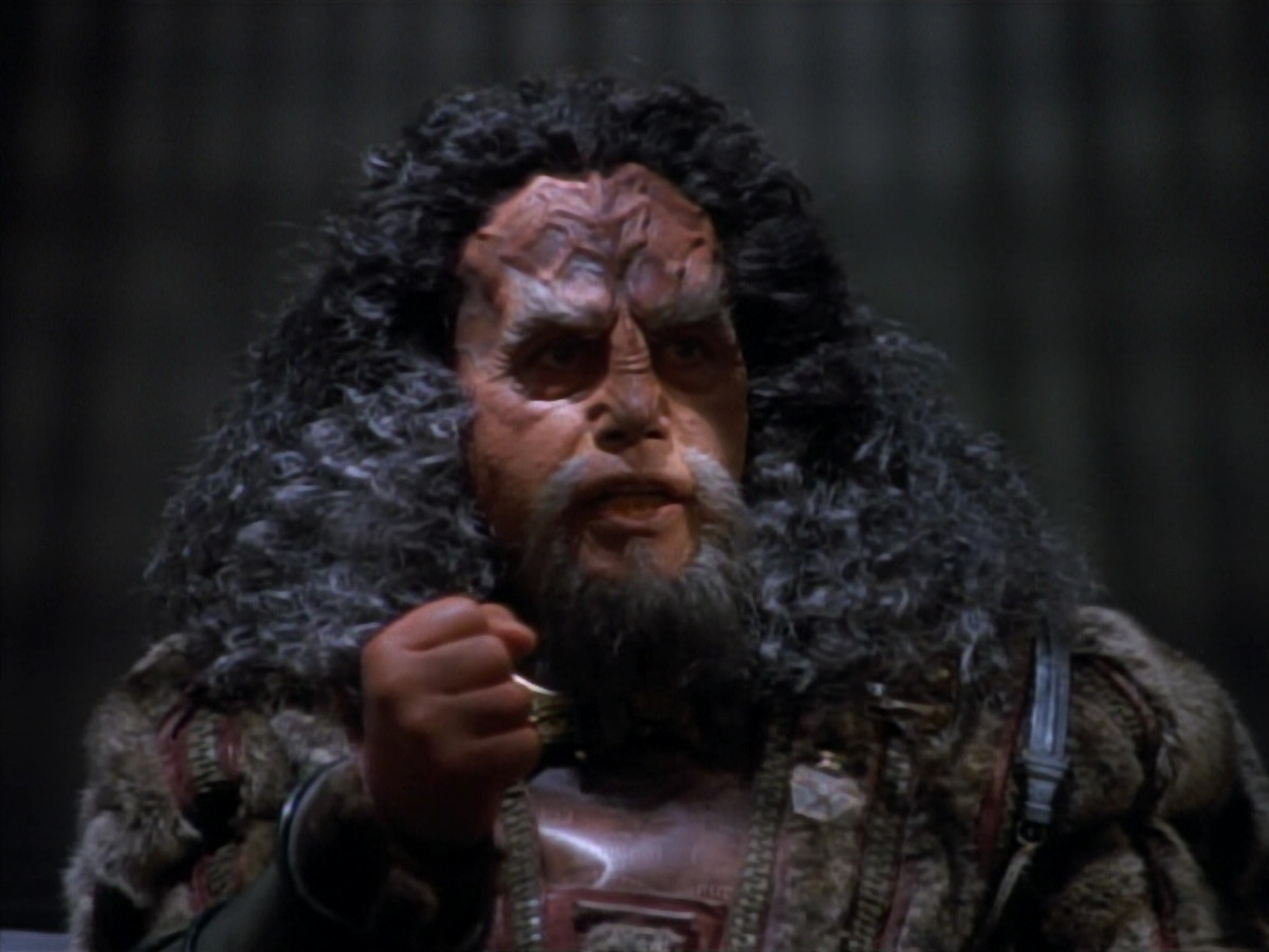 extant_StarTrekDS9_2x19-BloodOath_01074.jpg