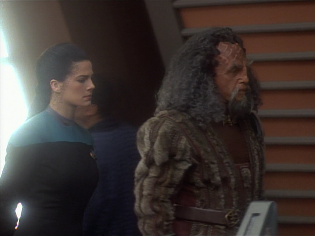 extant_StarTrekDS9_2x19-BloodOath_01133.jpg