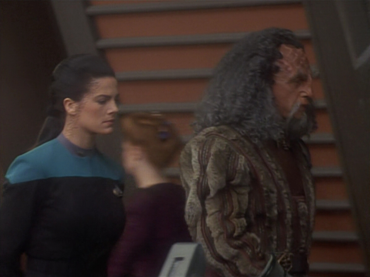 extant_StarTrekDS9_2x19-BloodOath_01134.jpg