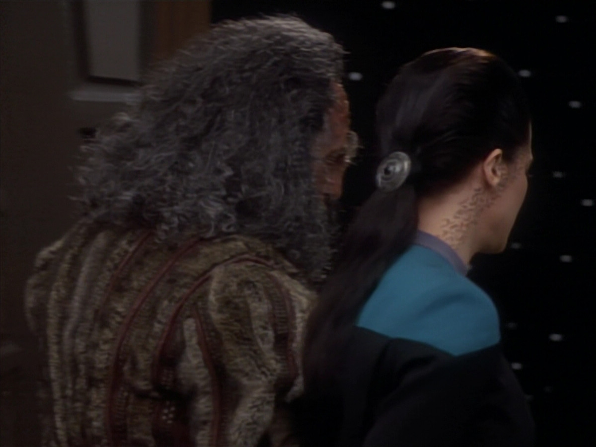 extant_StarTrekDS9_2x19-BloodOath_01144.jpg