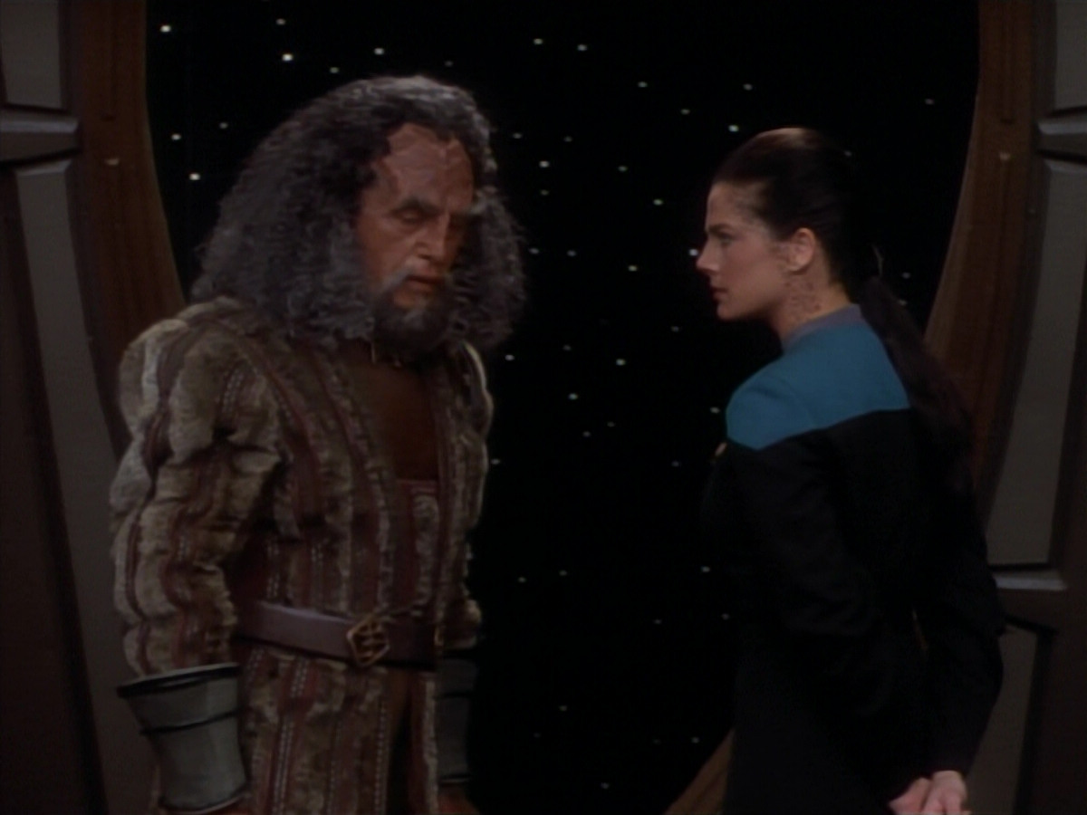 extant_StarTrekDS9_2x19-BloodOath_01245.jpg
