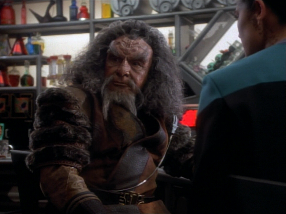 extant_StarTrekDS9_2x19-BloodOath_01777.jpg