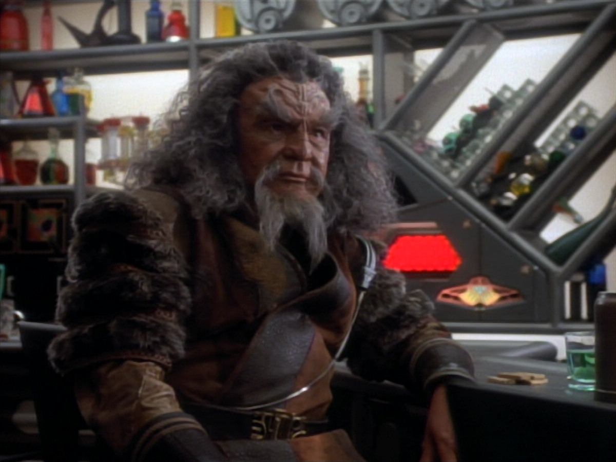 extant_StarTrekDS9_2x19-BloodOath_01831.jpg