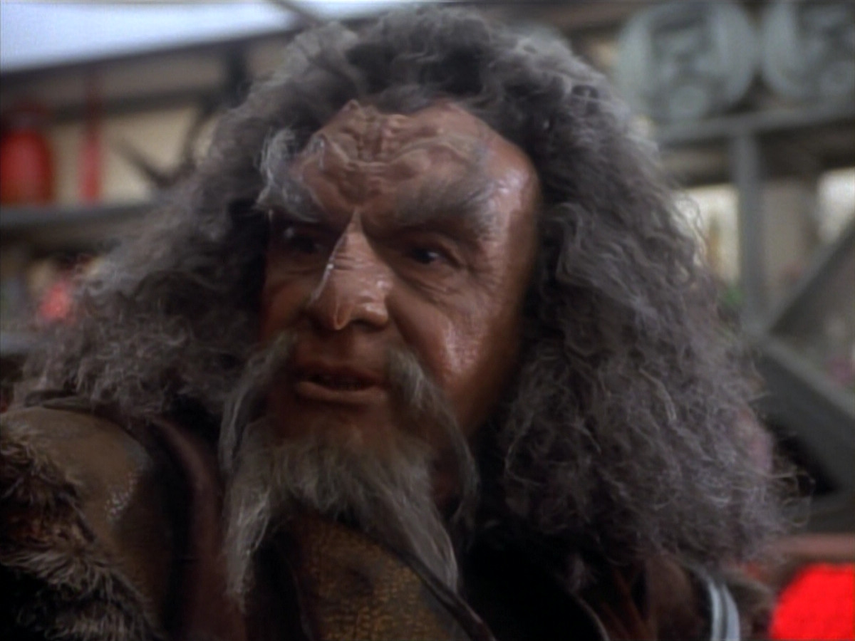 extant_StarTrekDS9_2x19-BloodOath_01840.jpg
