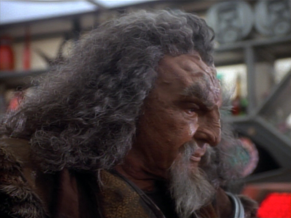 extant_StarTrekDS9_2x19-BloodOath_01844.jpg