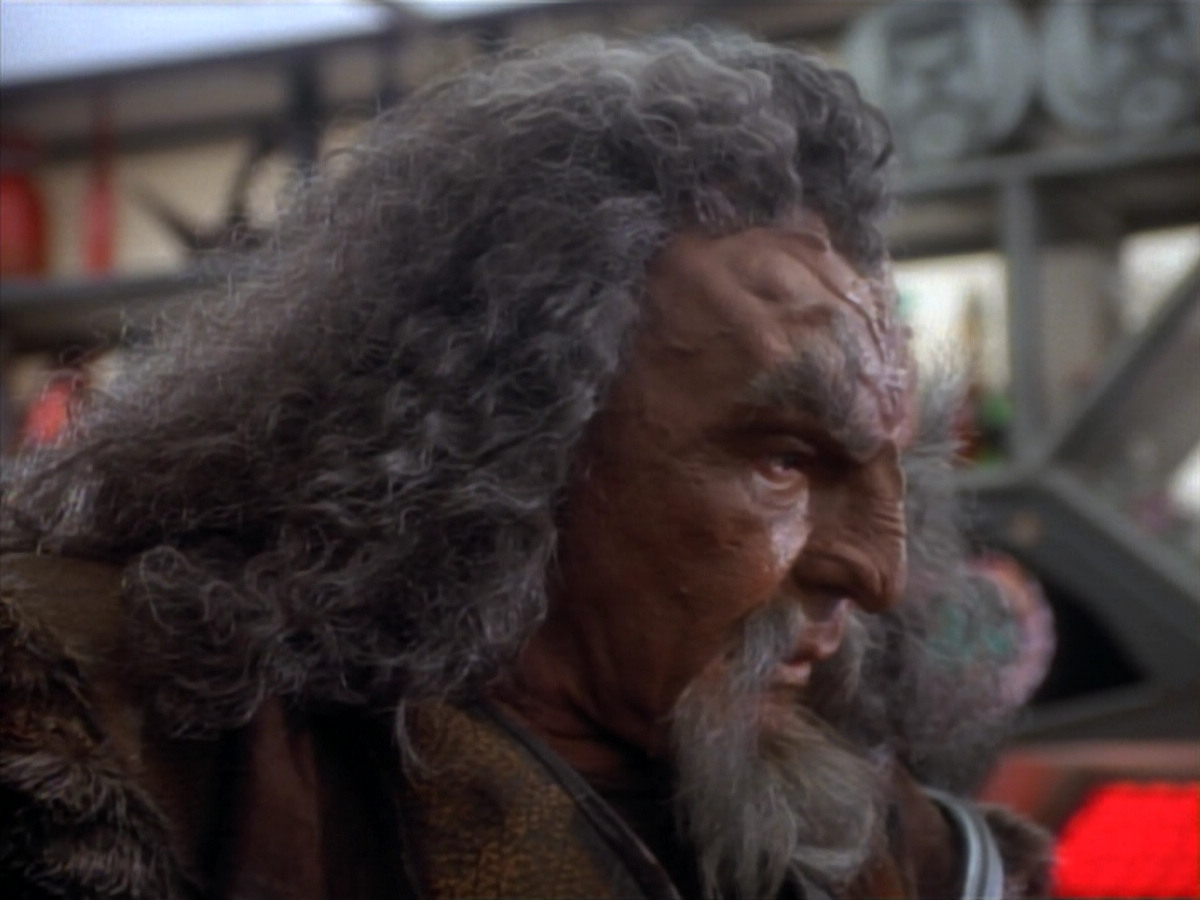 extant_StarTrekDS9_2x19-BloodOath_01846.jpg