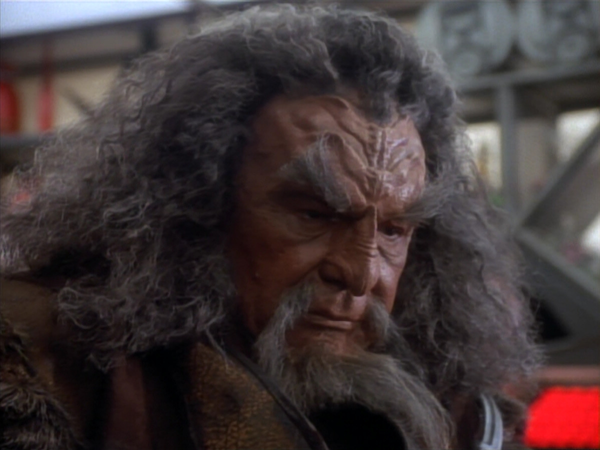 extant_StarTrekDS9_2x19-BloodOath_01849.jpg