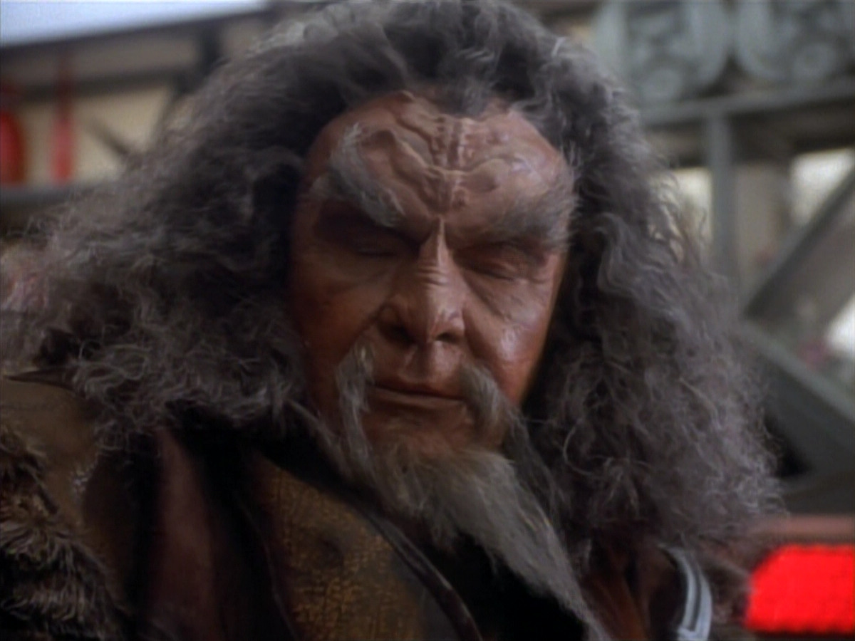 extant_StarTrekDS9_2x19-BloodOath_01852.jpg