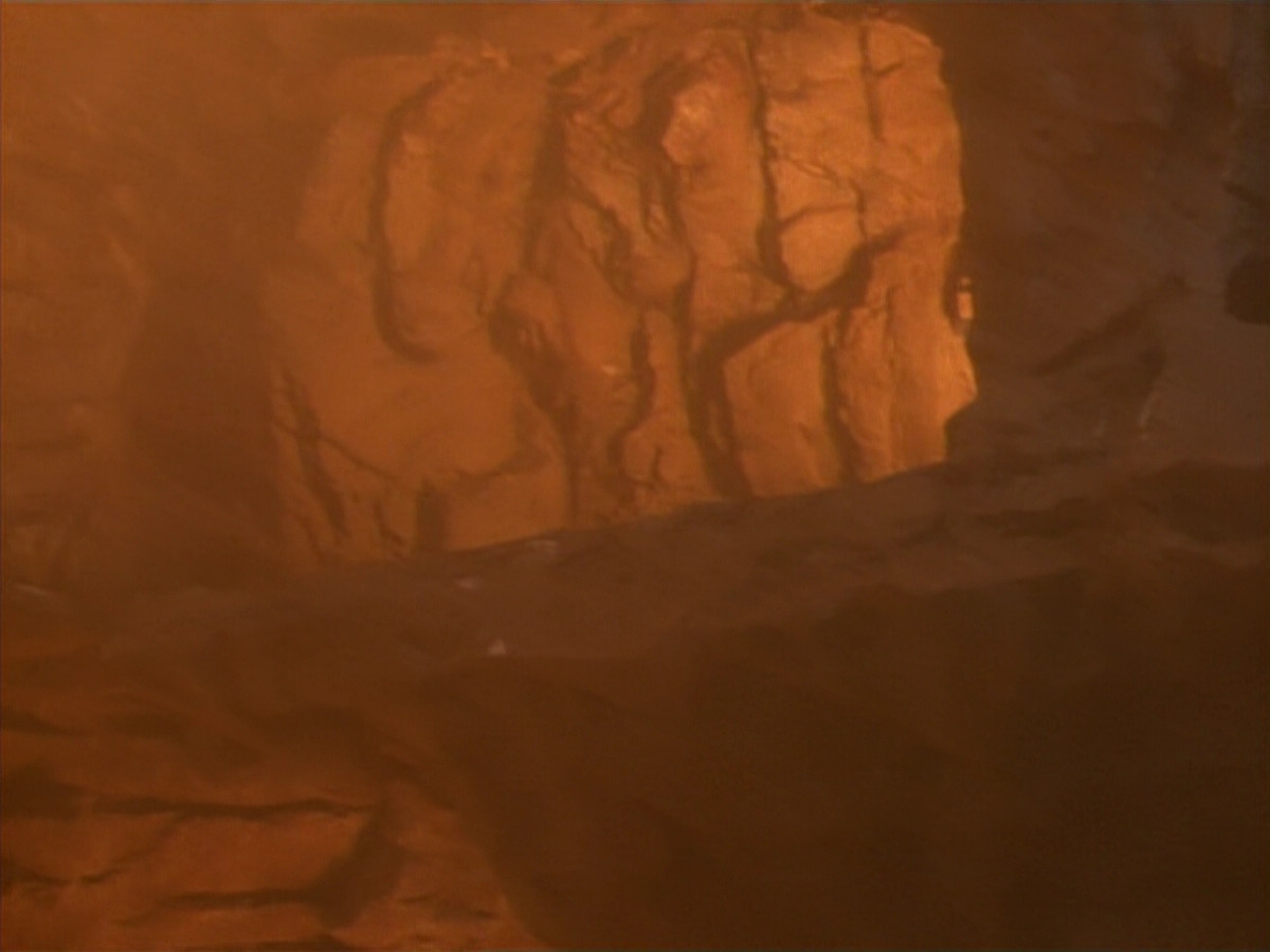 extant_StarTrekDS9_2x19-BloodOath_01866.jpg