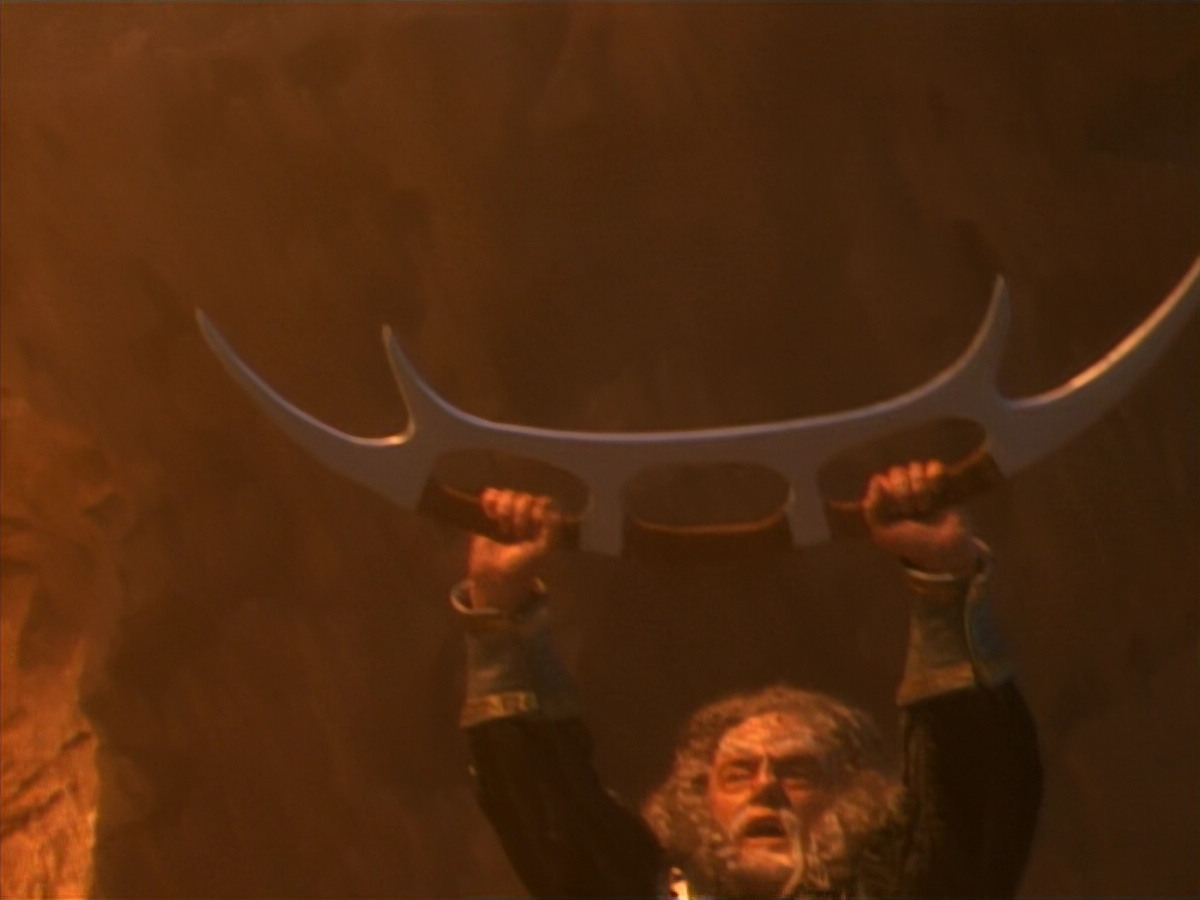 extant_StarTrekDS9_2x19-BloodOath_01869.jpg