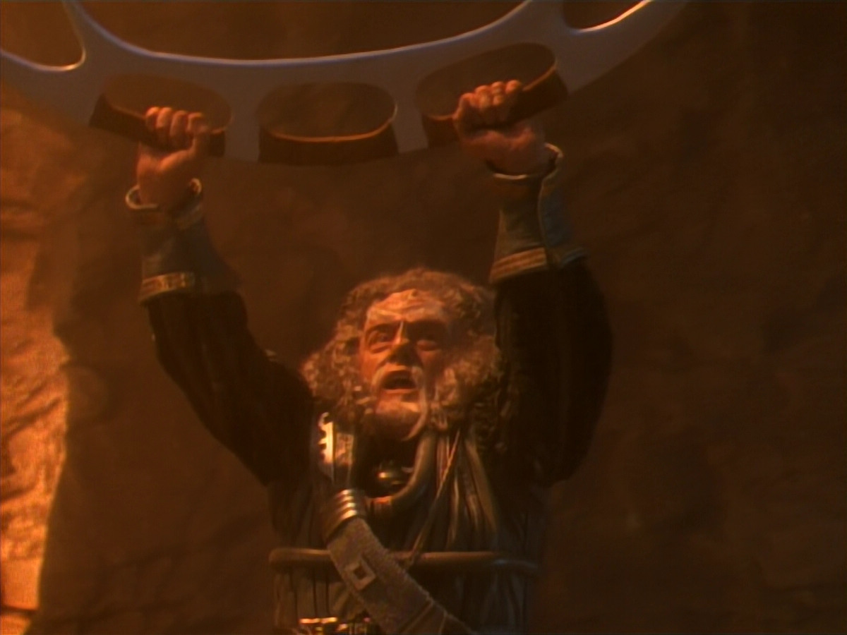 extant_StarTrekDS9_2x19-BloodOath_01871.jpg