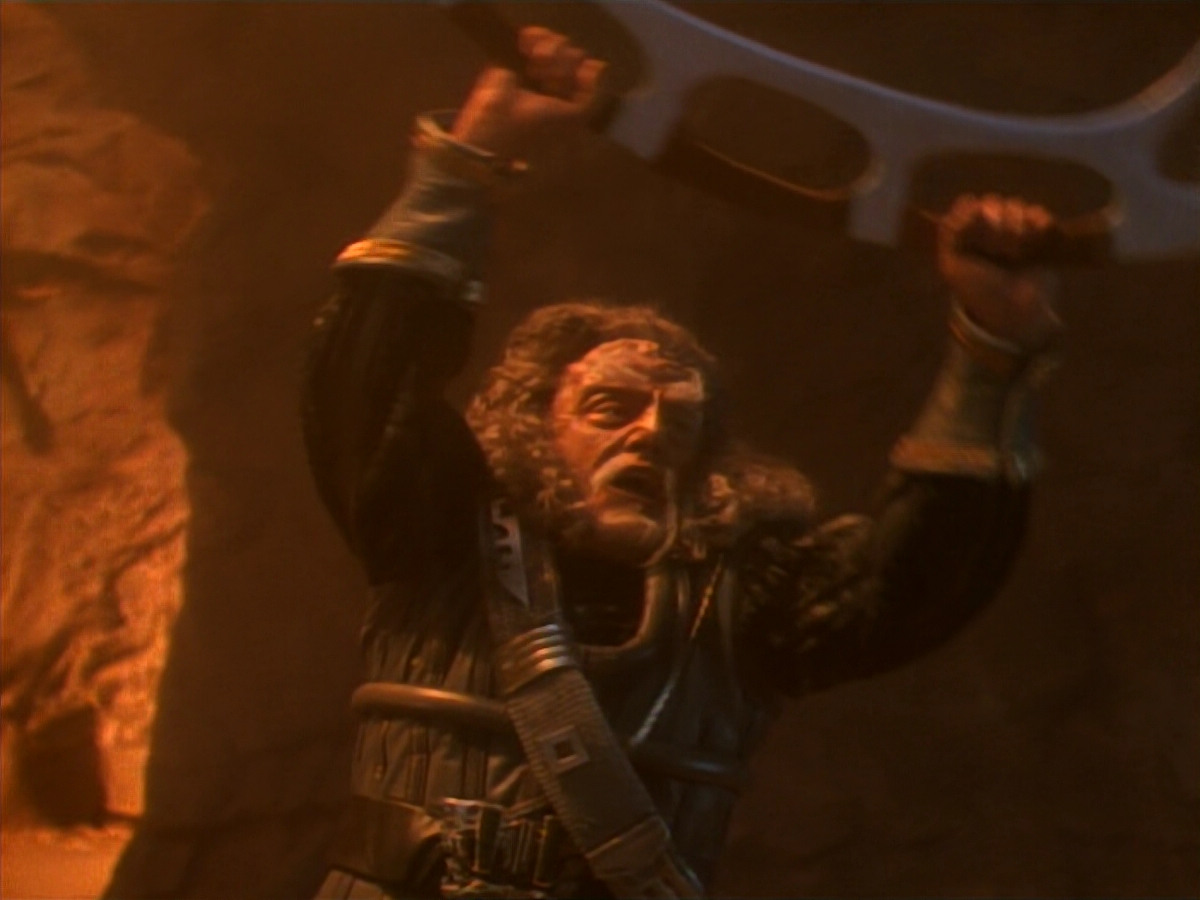 extant_StarTrekDS9_2x19-BloodOath_01872.jpg
