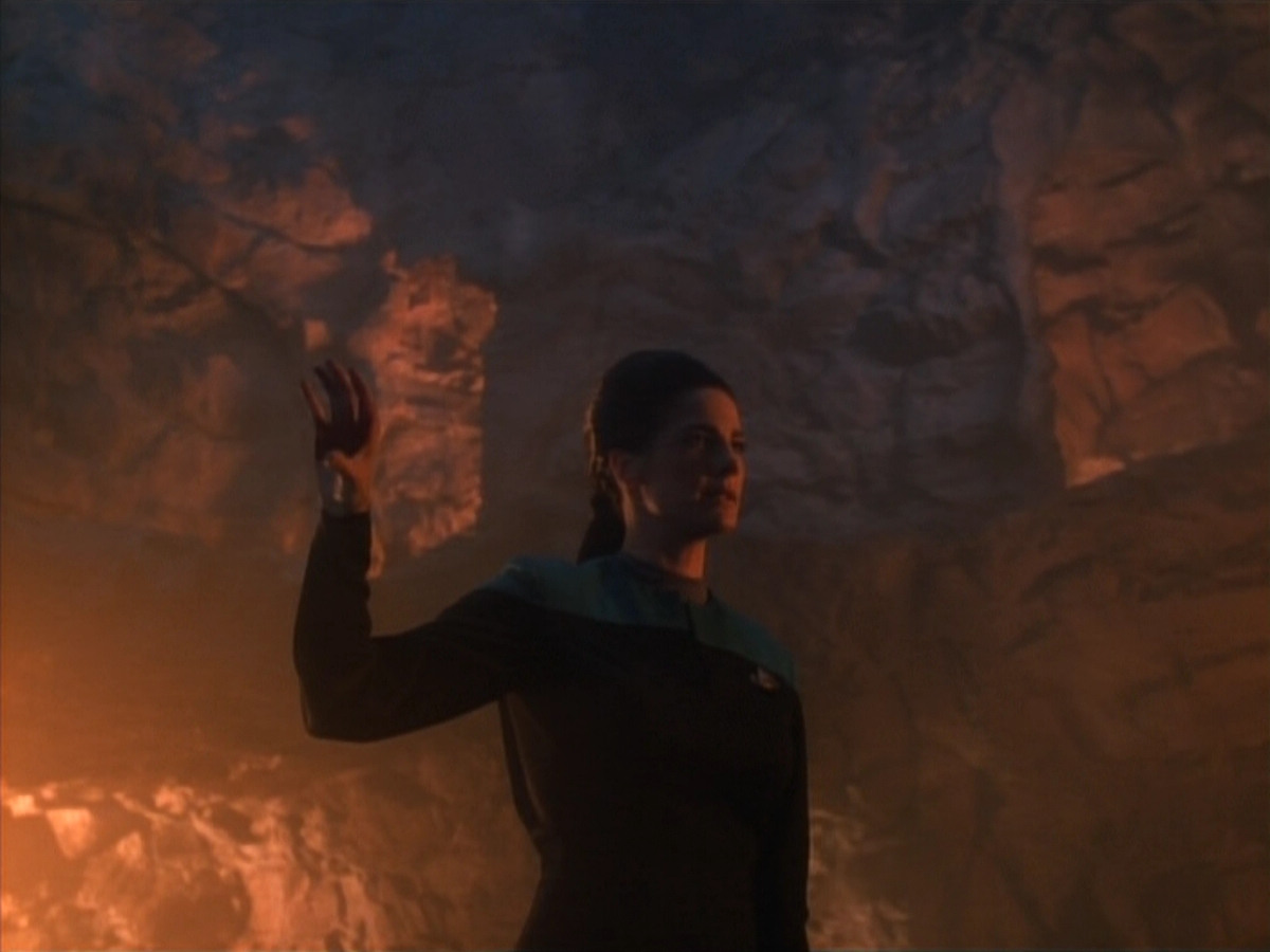 extant_StarTrekDS9_2x19-BloodOath_01957.jpg