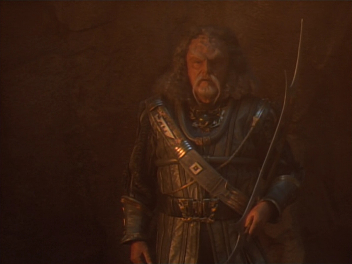 extant_StarTrekDS9_2x19-BloodOath_01974.jpg