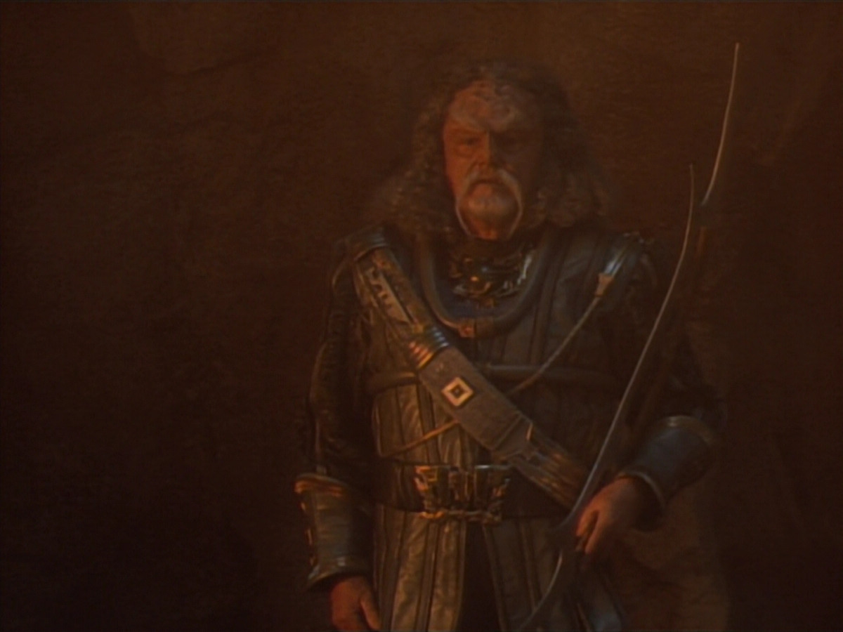 extant_StarTrekDS9_2x19-BloodOath_01975.jpg