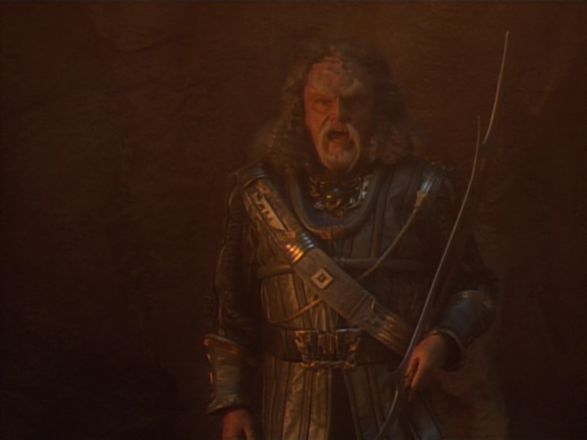 extant_StarTrekDS9_2x19-BloodOath_01980.jpg