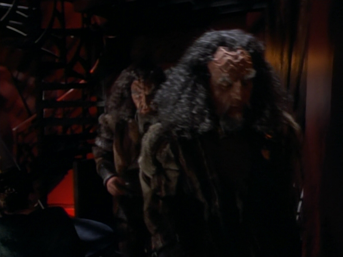 extant_StarTrekDS9_2x19-BloodOath_02142.jpg