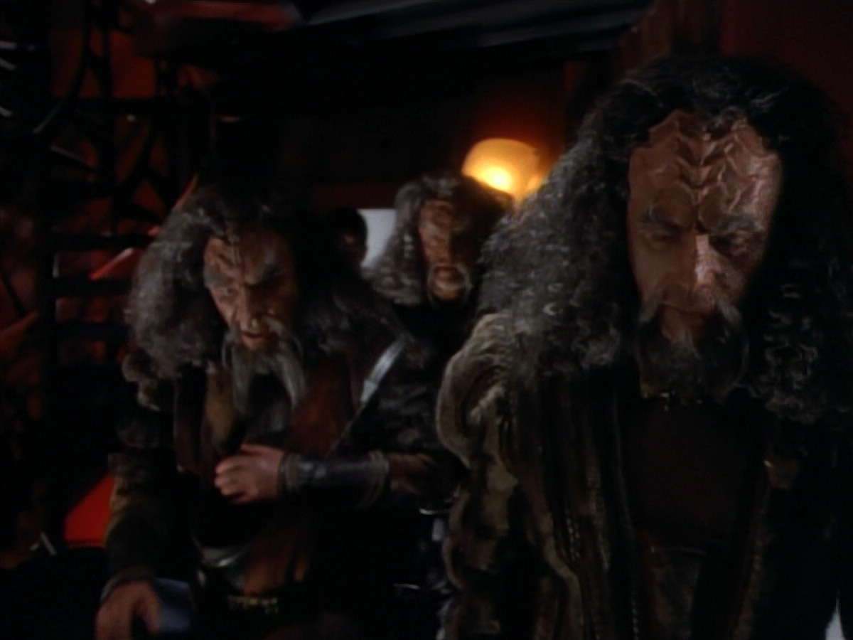extant_StarTrekDS9_2x19-BloodOath_02143.jpg