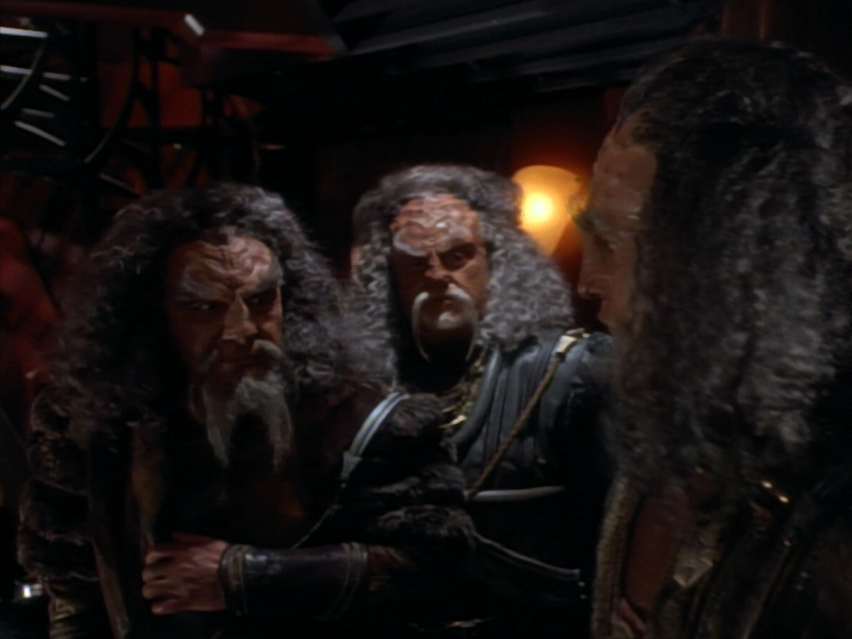 extant_StarTrekDS9_2x19-BloodOath_02146.jpg