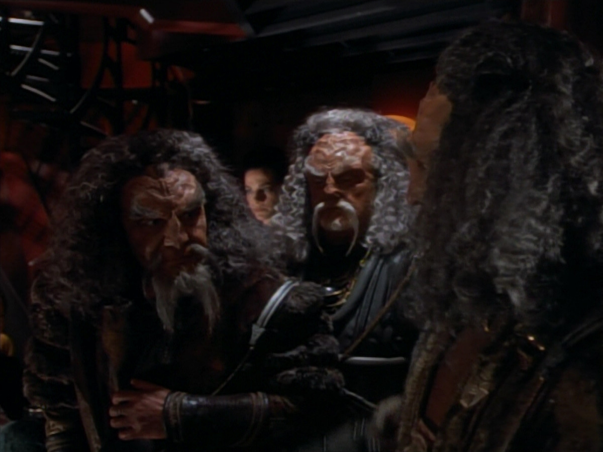 extant_StarTrekDS9_2x19-BloodOath_02149.jpg