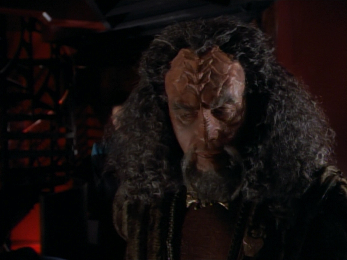 extant_StarTrekDS9_2x19-BloodOath_02167.jpg