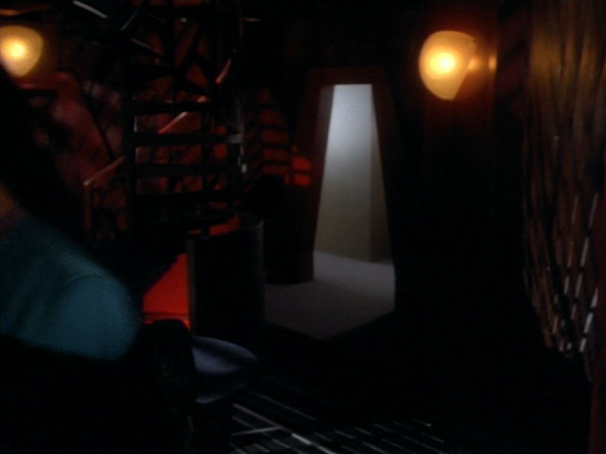 extant_StarTrekDS9_2x19-BloodOath_02177.jpg