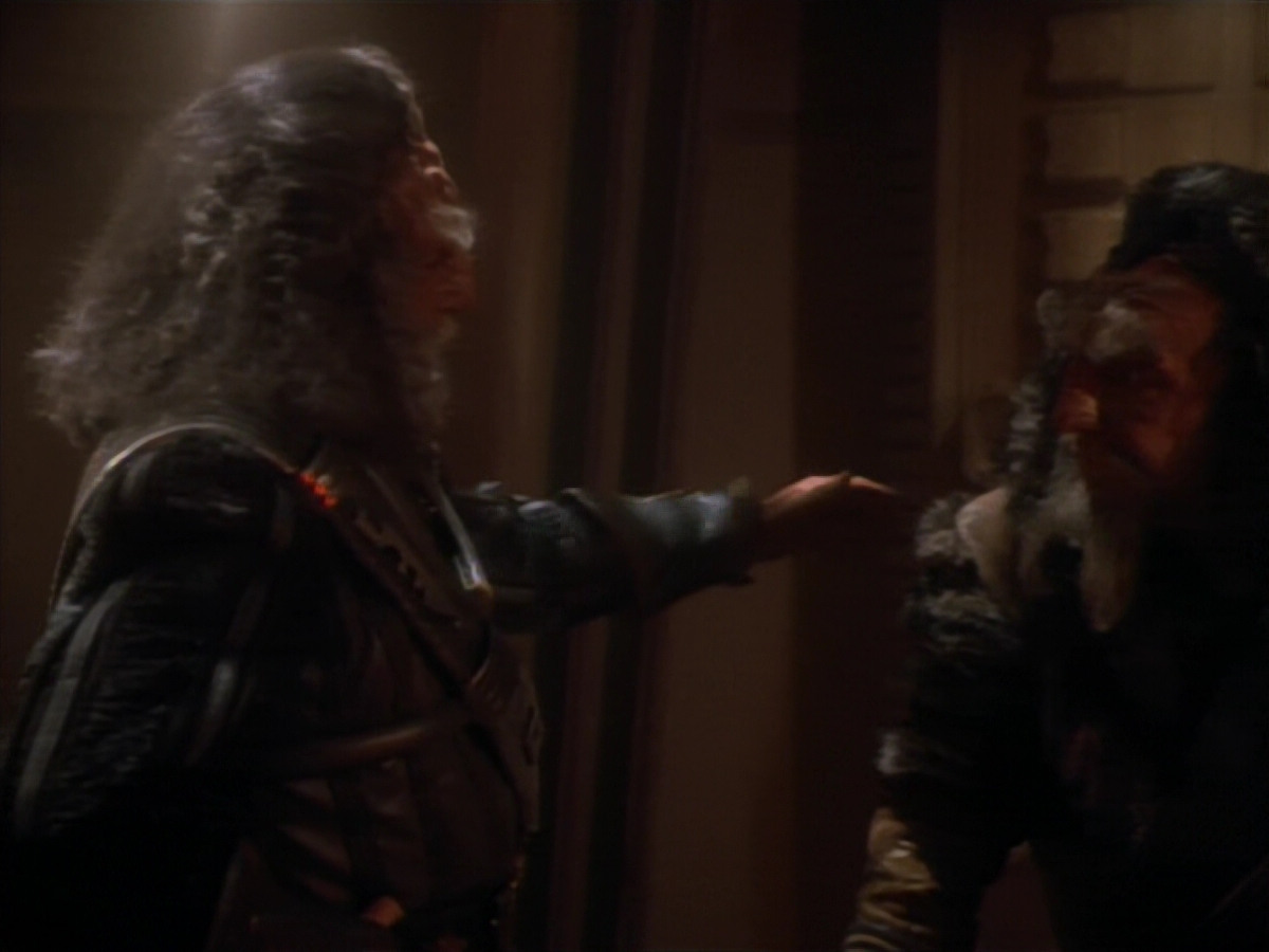 extant_StarTrekDS9_2x19-BloodOath_02618.jpg