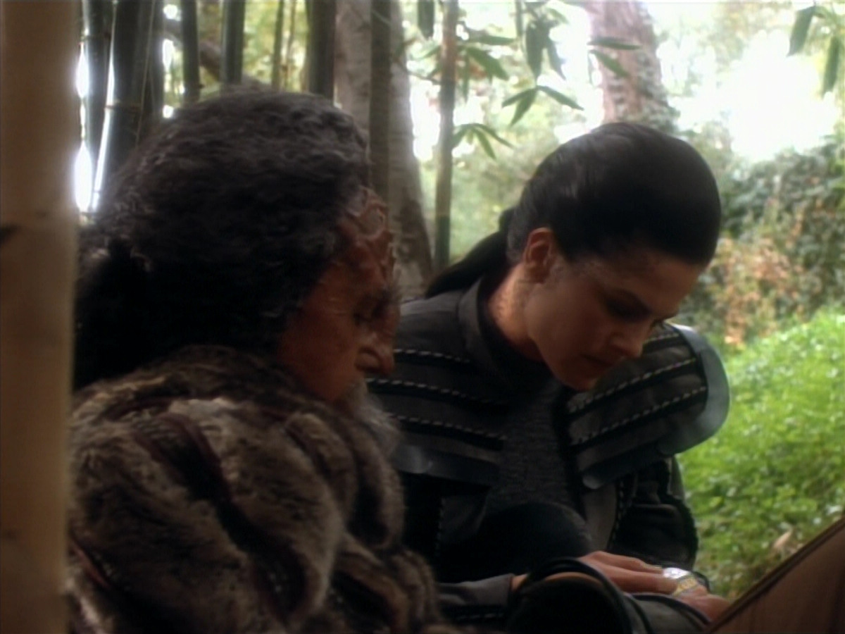 extant_StarTrekDS9_2x19-BloodOath_03004.jpg