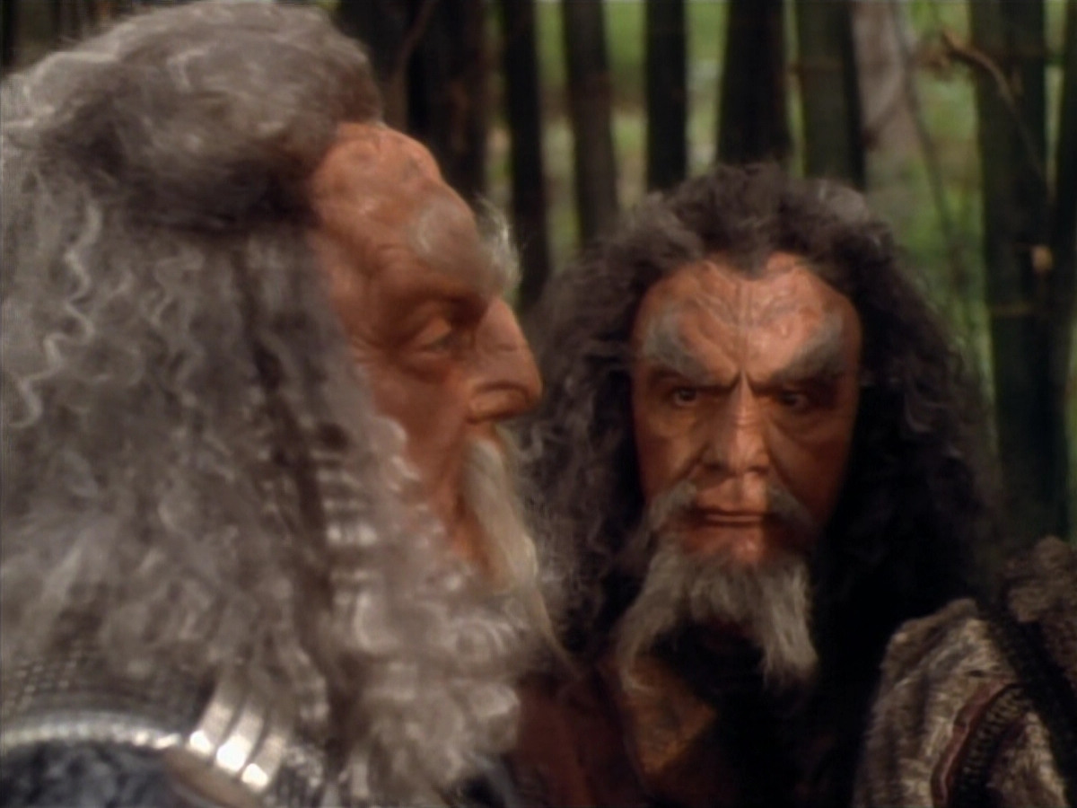 extant_StarTrekDS9_2x19-BloodOath_03085.jpg