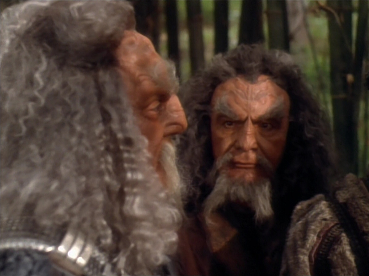 extant_StarTrekDS9_2x19-BloodOath_03086.jpg