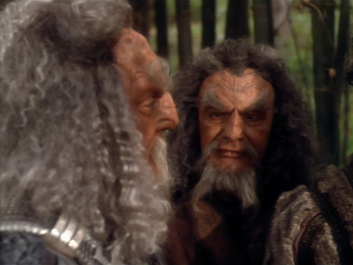 extant_StarTrekDS9_2x19-BloodOath_03087.jpg