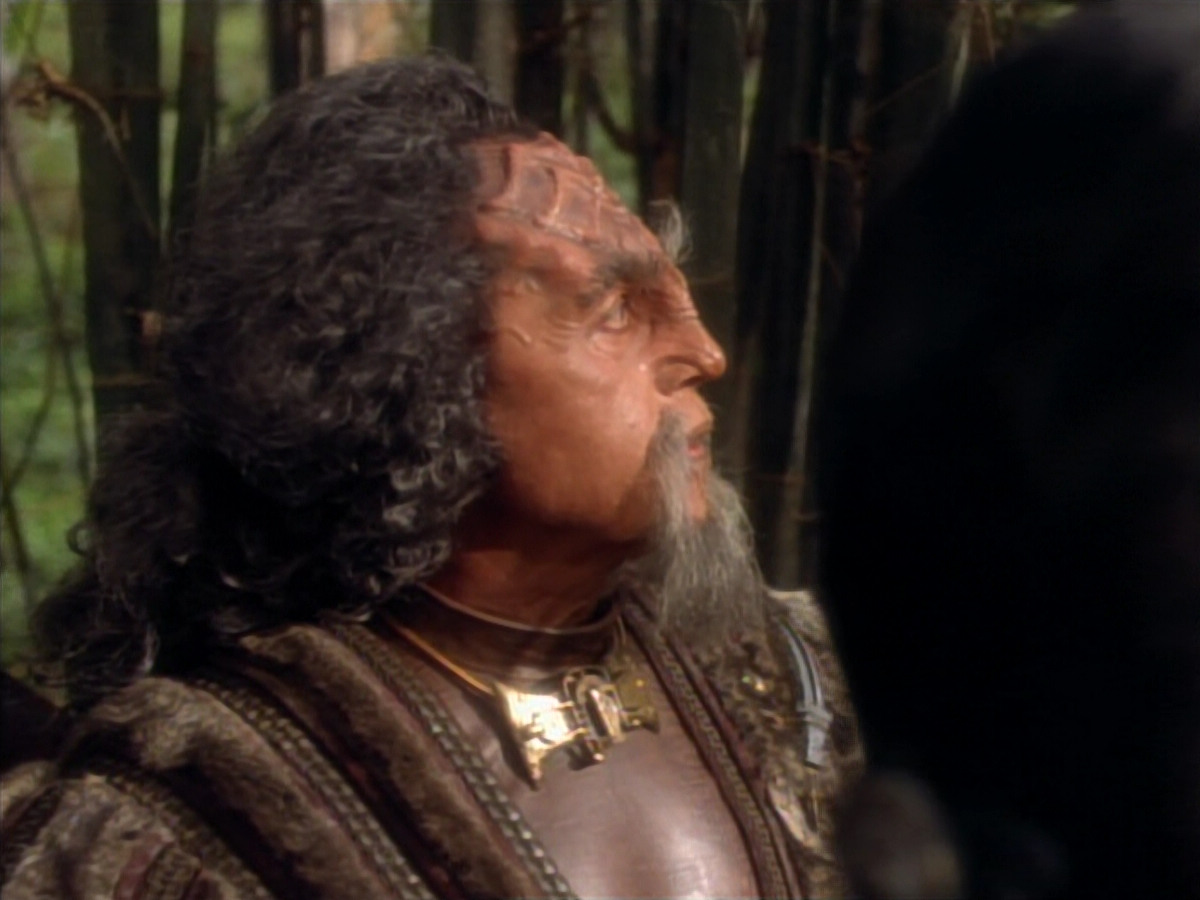 extant_StarTrekDS9_2x19-BloodOath_03105.jpg