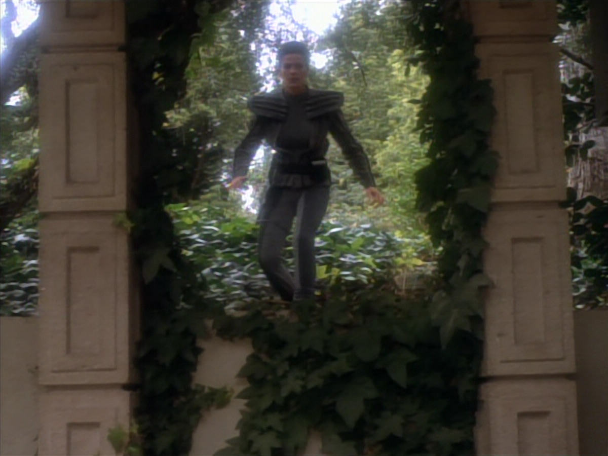 extant_StarTrekDS9_2x19-BloodOath_03148.jpg
