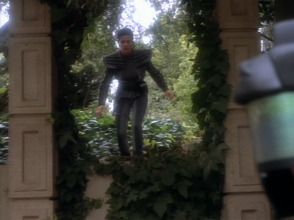 extant_StarTrekDS9_2x19-BloodOath_03149.jpg