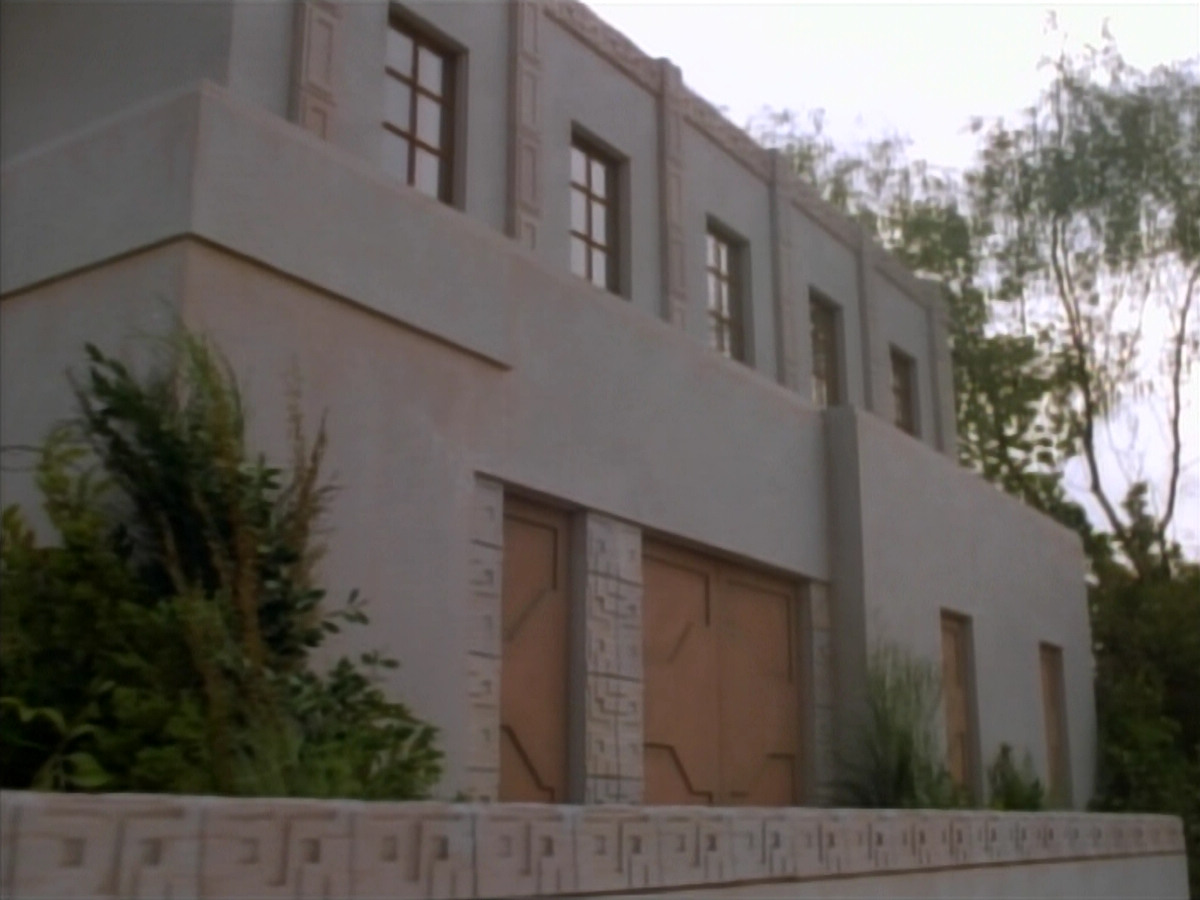 extant_StarTrekDS9_2x19-BloodOath_03181.jpg