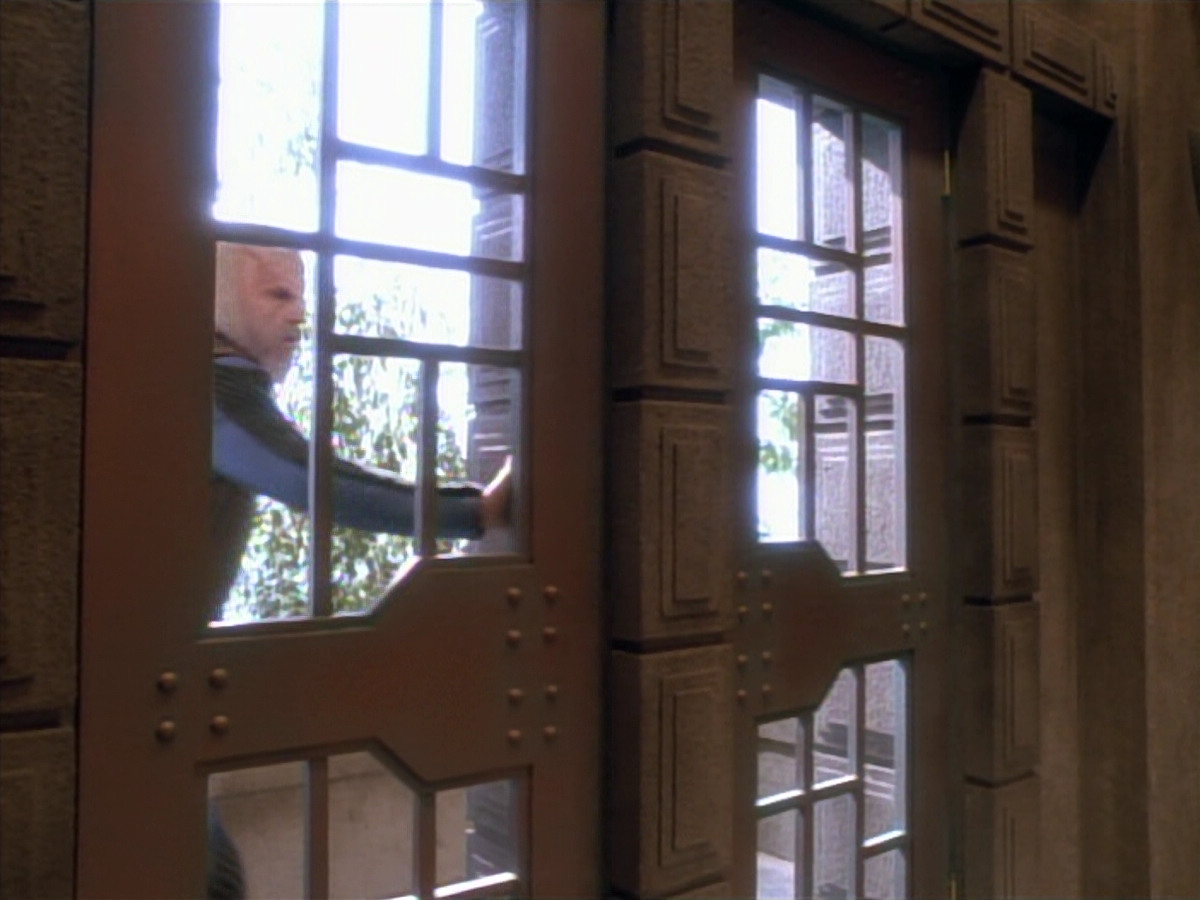 extant_StarTrekDS9_2x19-BloodOath_03213.jpg