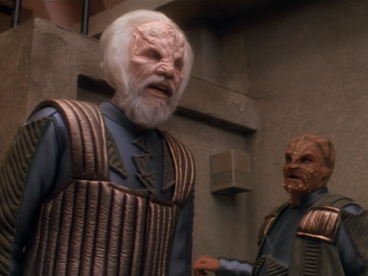 extant_StarTrekDS9_2x19-BloodOath_03227.jpg