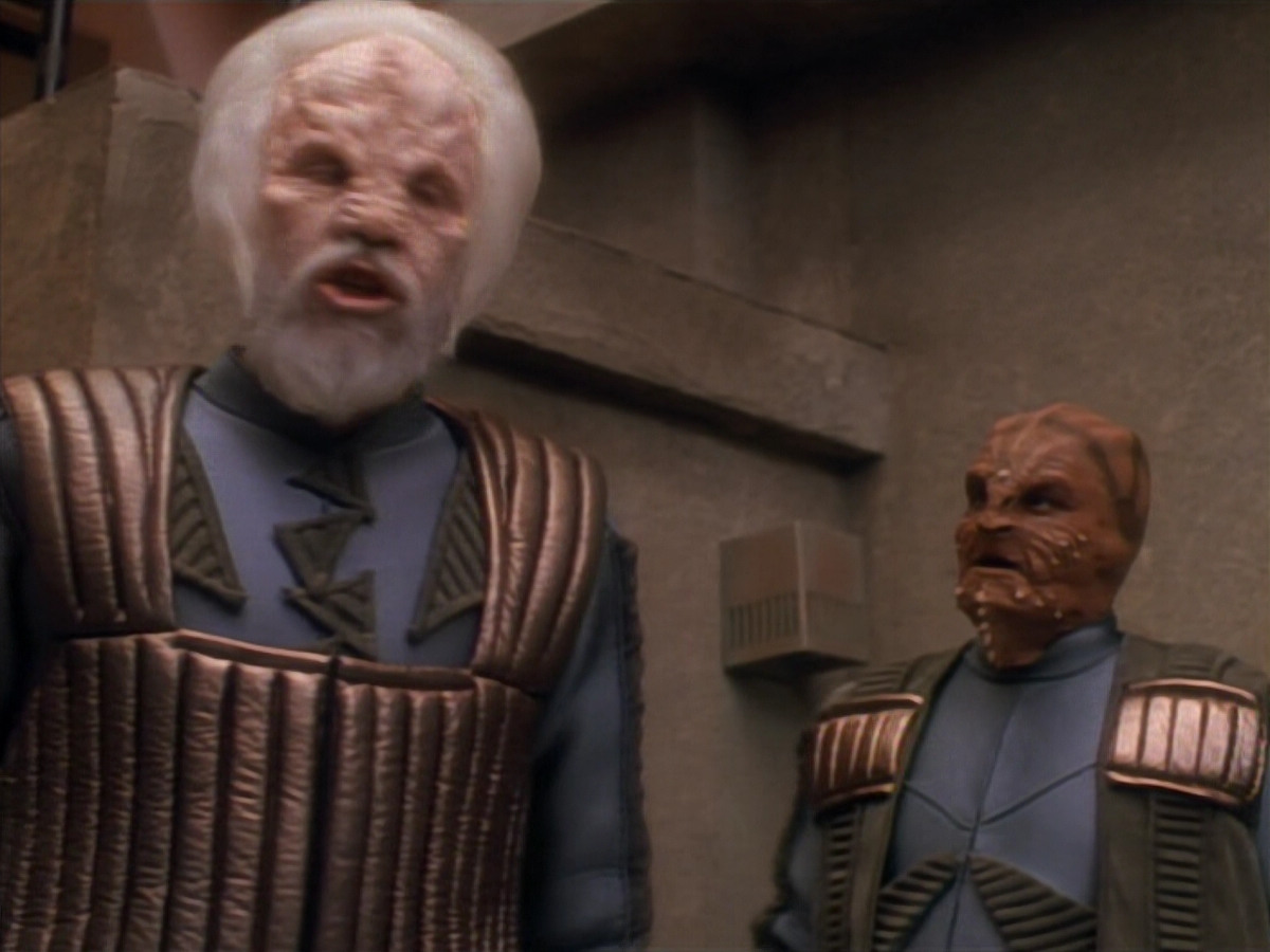 extant_StarTrekDS9_2x19-BloodOath_03228.jpg
