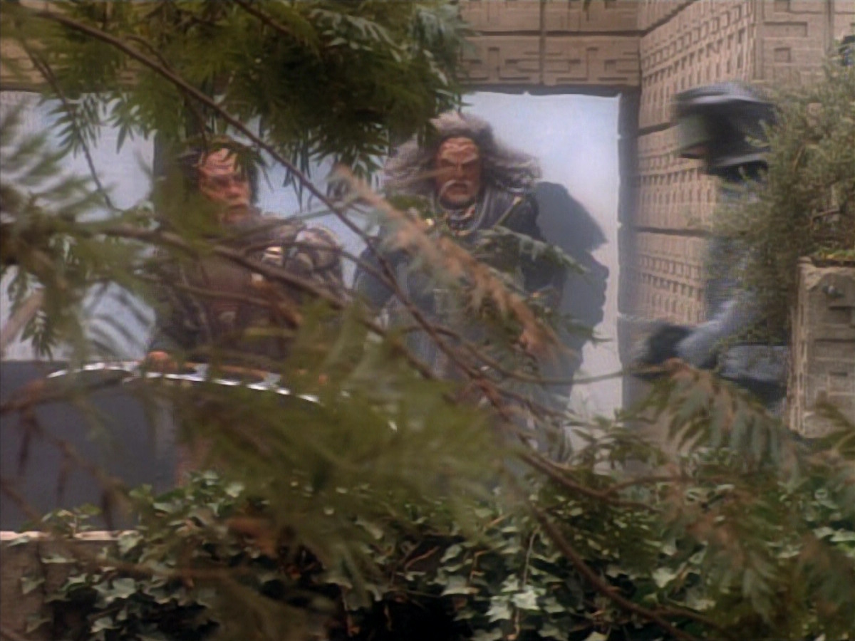 extant_StarTrekDS9_2x19-BloodOath_03266.jpg