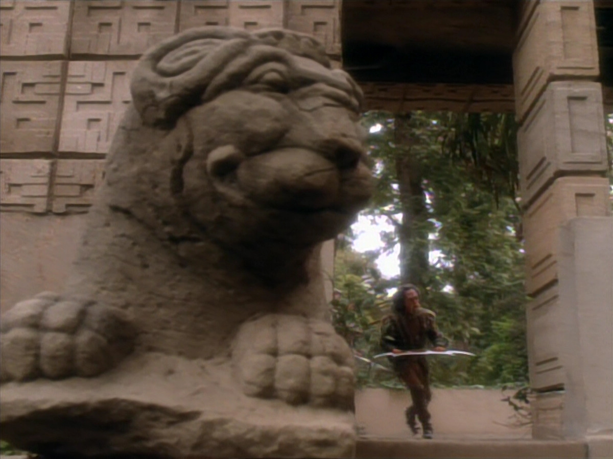 extant_StarTrekDS9_2x19-BloodOath_03275.jpg