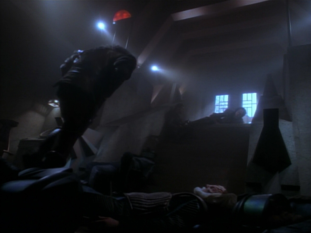 extant_StarTrekDS9_2x19-BloodOath_03638.jpg