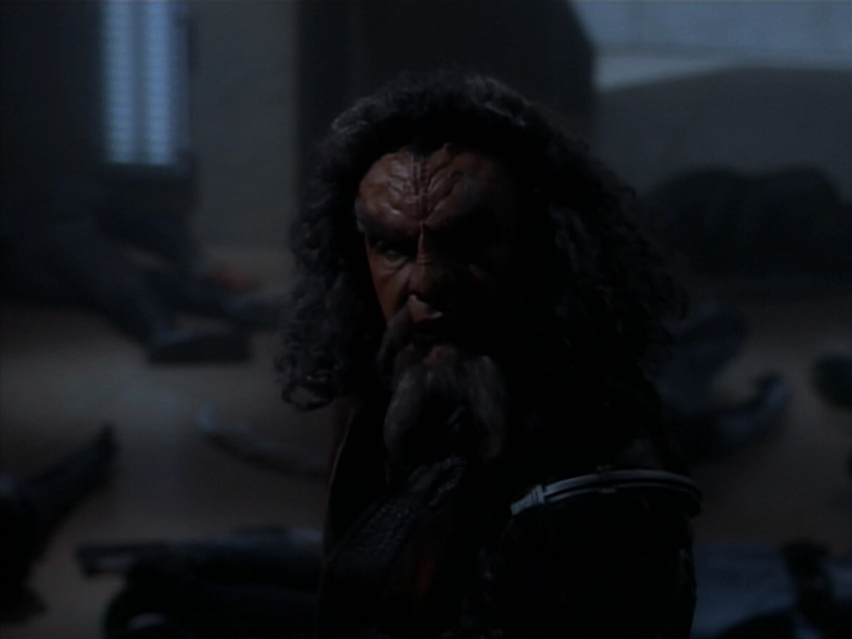 extant_StarTrekDS9_2x19-BloodOath_03644.jpg
