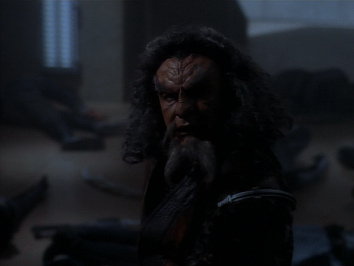 extant_StarTrekDS9_2x19-BloodOath_03645.jpg