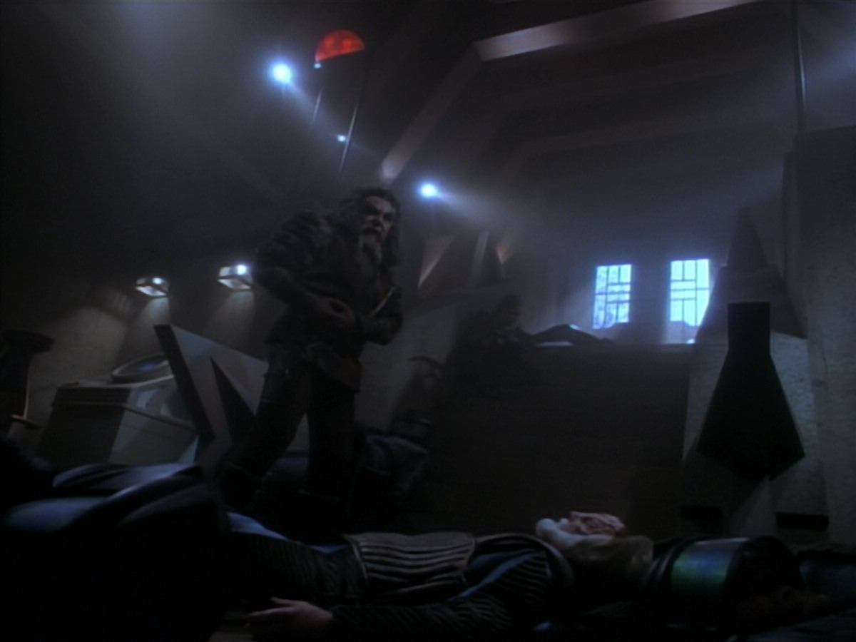 extant_StarTrekDS9_2x19-BloodOath_03691.jpg