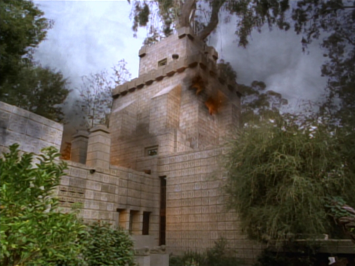 extant_StarTrekDS9_2x19-BloodOath_03694.jpg