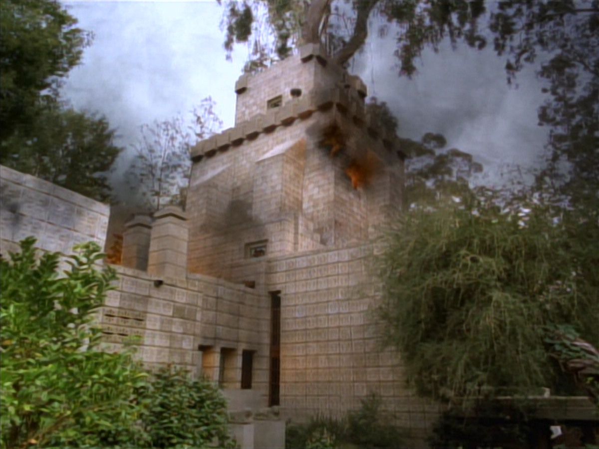 extant_StarTrekDS9_2x19-BloodOath_03695.jpg