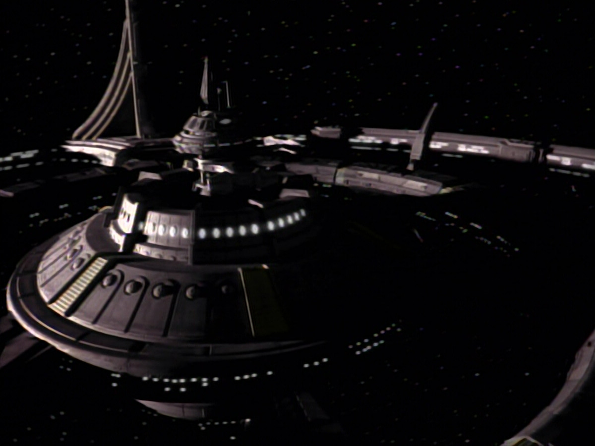 extant_StarTrekDS9_2x19-BloodOath_03704.jpg