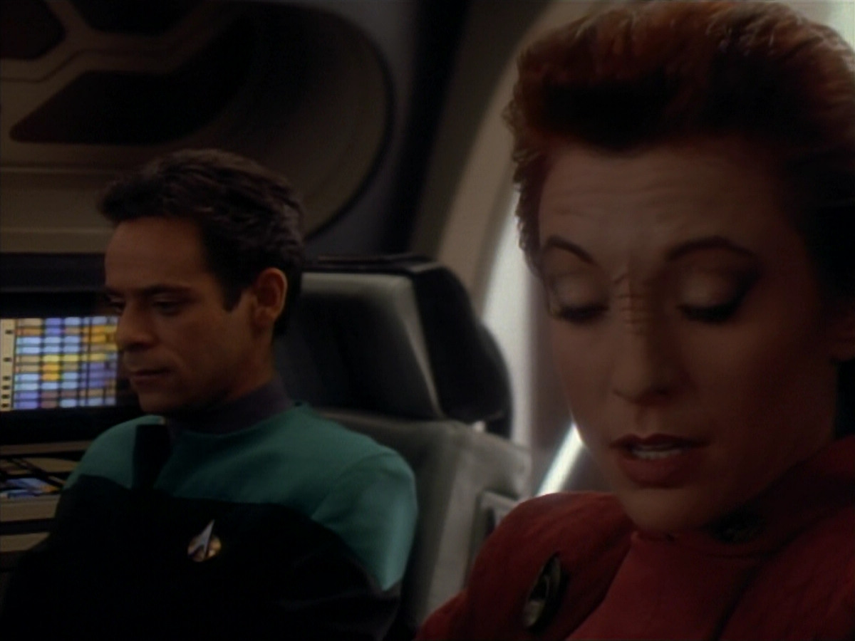extant_StarTrekDS9_2x23-Crossover_00016.jpg