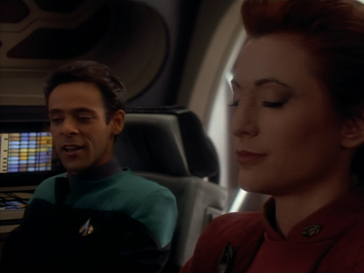 extant_StarTrekDS9_2x23-Crossover_00036.jpg
